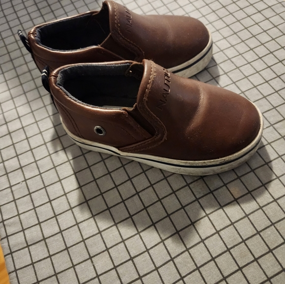 Shoes - Picture 4 of 4